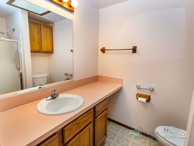 Building Photo - Charming 3-bedroom, 2-bath home in Seaside