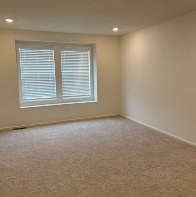 Building Photo - 450 Canadian Crossing Dr