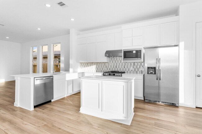 Building Photo - 29323 Meadowcreek Hl Dr