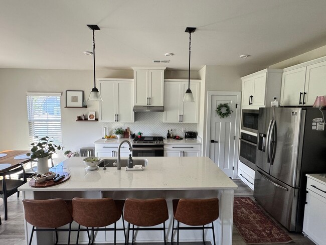 Building Photo - 107 Tonkawa Way