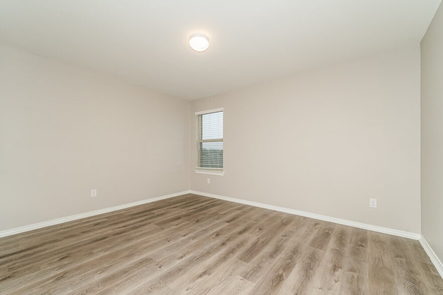 Building Photo - 820 Horton St