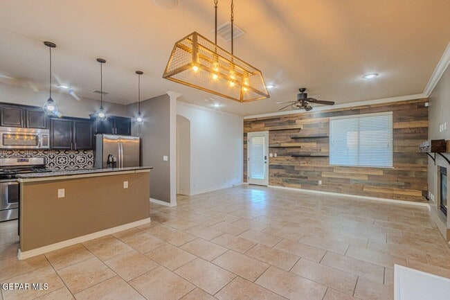 Building Photo - 2058 Bluff Creek St