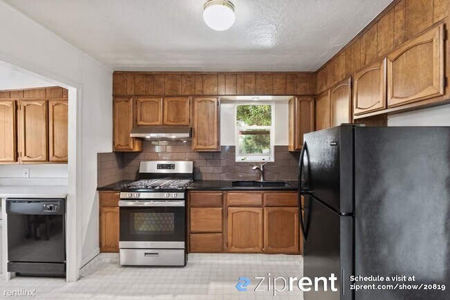 Building Photo - 2 br, 1 bath House - 486 Monroe St, Monter...