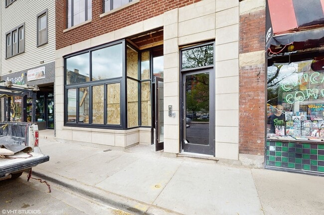 Building Photo - 3242 N Clark St