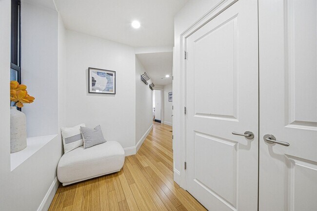 Building Photo - 55 Temple Pl