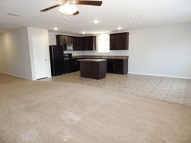 Building Photo - Spacious Updated Home in Spring Meadows Near Vernon Elementary with Tankless Water Heater and Com...