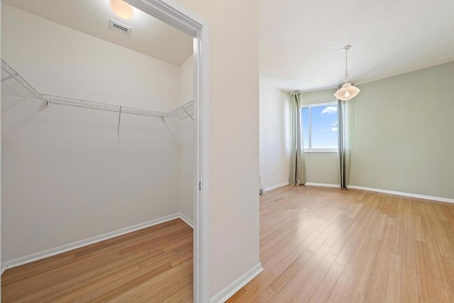 Building Photo - 1551 N Flagler Dr