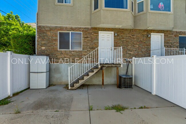 Building Photo - 1328 S 1550 E