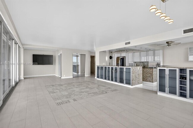 Building Photo - 11 Island Ave