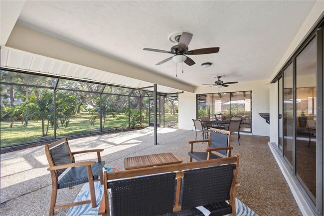 Building Photo - 456 Yacht Harbor Dr