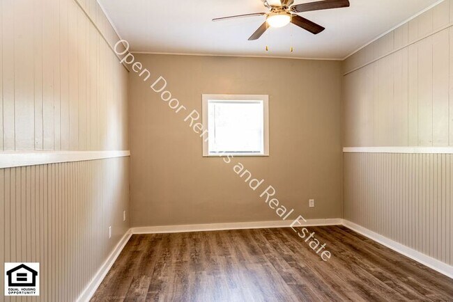 Building Photo - 319 W Masterson Ave