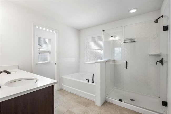 Building Photo - 869 Venture Way