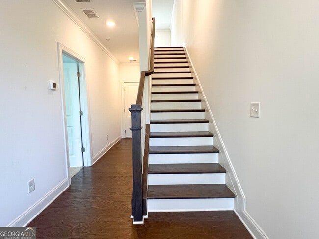Building Photo - 6605 Beacon Dr