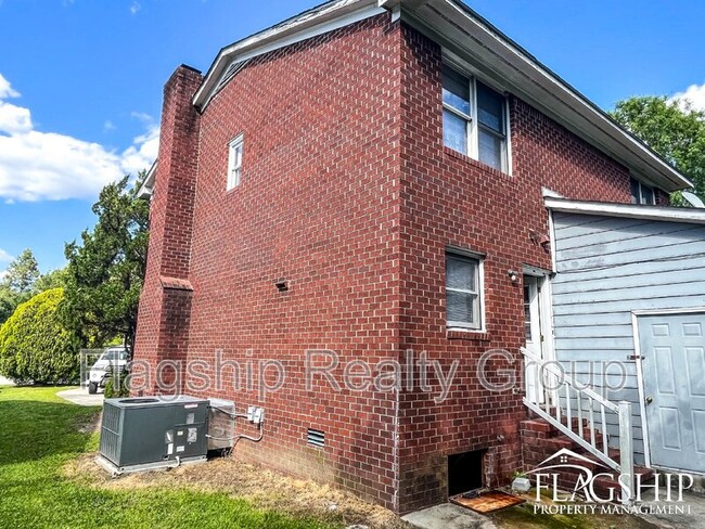 Building Photo - 101 Chesterfield Ct