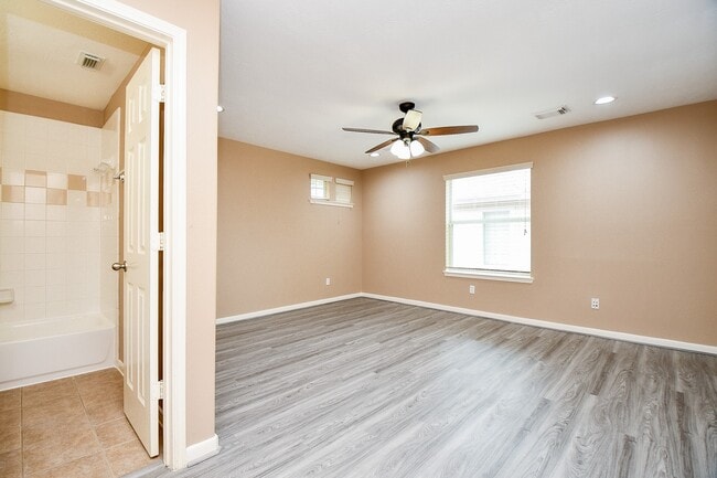 Building Photo - 25710 Caddo Passway