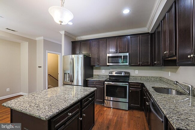 Building Photo - 3709 Fords Ln
