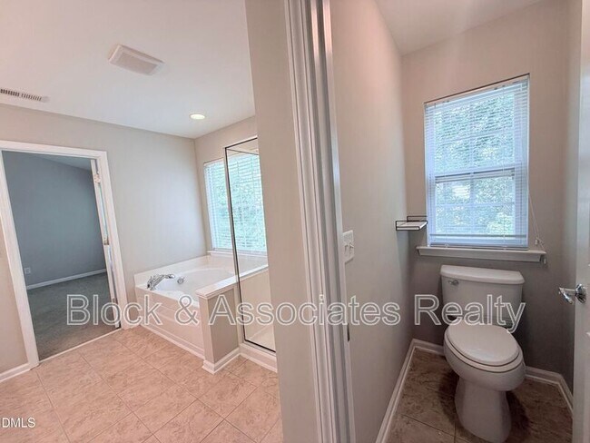 Building Photo - 2101 Addenbrock Dr