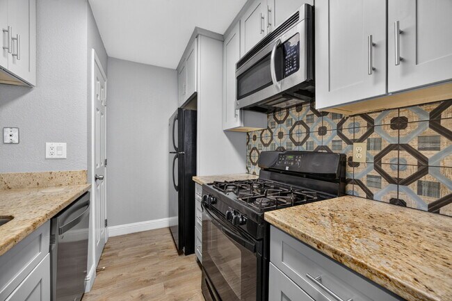 Building Photo - Charming 2-Bed Condo Retreat in Citrus Heights