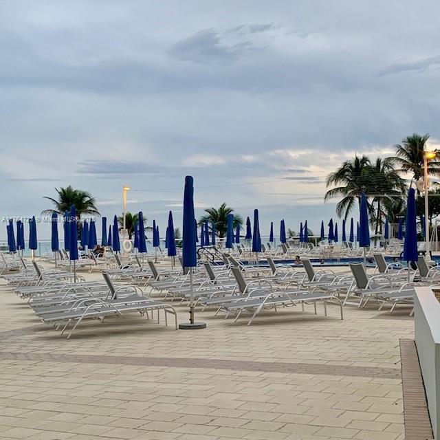 Building Photo - 2030 S Ocean Dr