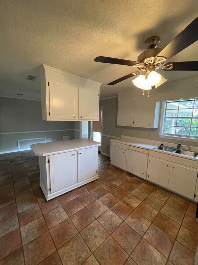 Building Photo - Shadows Acres.. New Flooring..New Paint.....