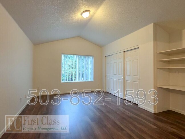Building Photo - 13250 SW Menlor Ln