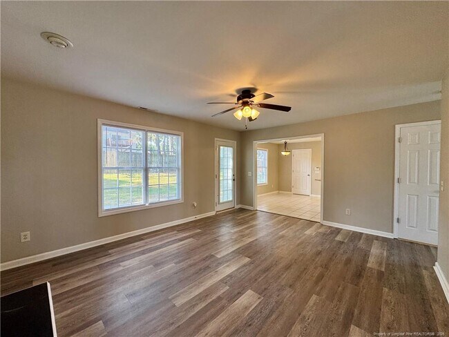 Building Photo - 134 Cresthaven Dr