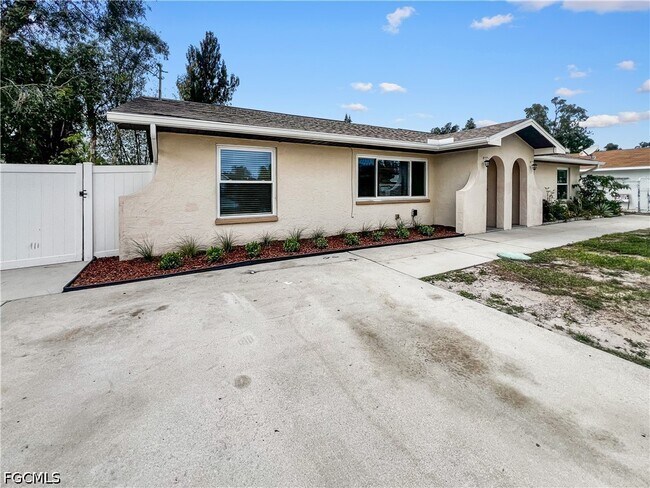 Building Photo - 18660 Miami Blvd