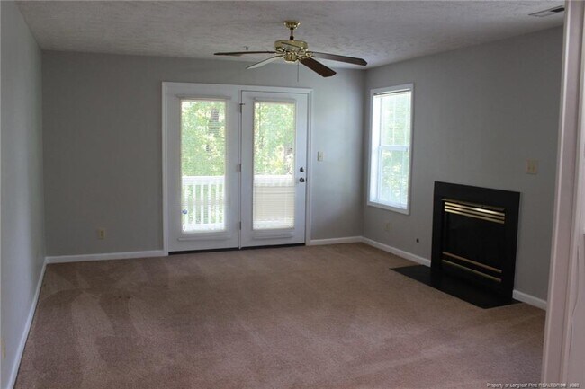 Building Photo - 325 Waterdown Dr