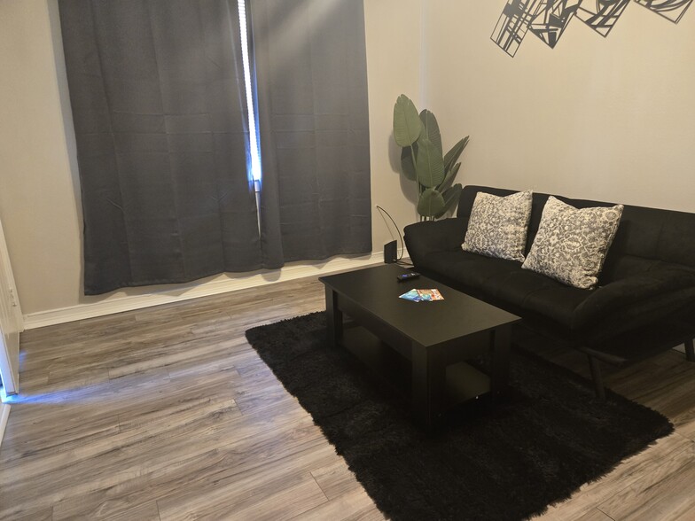 Building Photo - 4510 Rosemont Pl