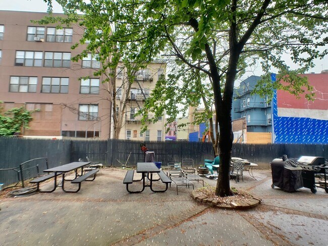 Building Photo - 205-207 Madison St