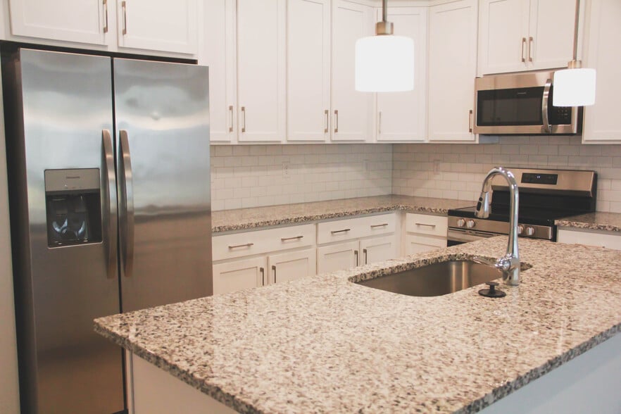 Building Photo - Hart Townes