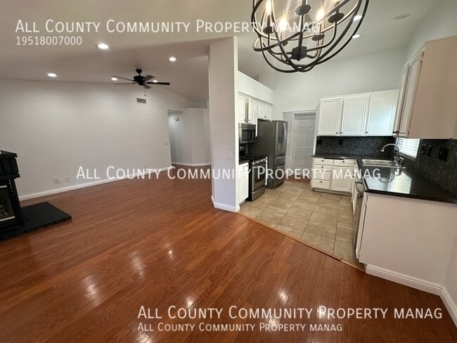 Building Photo - 1857 Creekside Dr
