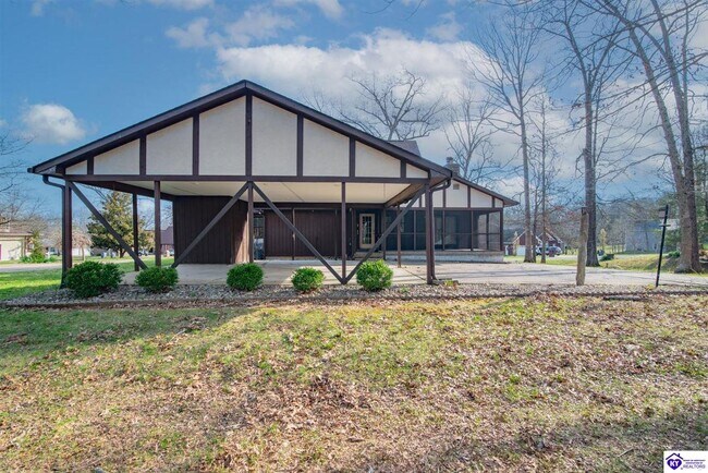 Building Photo - 697 St Andrews Rd