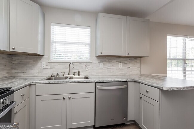 Building Photo - 6923 Silver Grass Ct