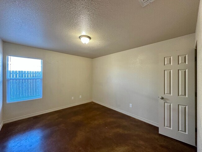 Building Photo - 1605 Powder River Dr