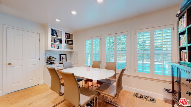 Building Photo - 4950 Densmore Ave