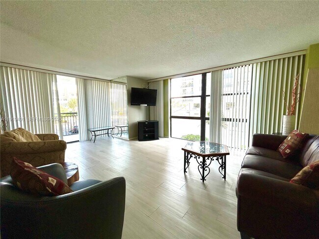 Building Photo - 3031 N Ocean Blvd