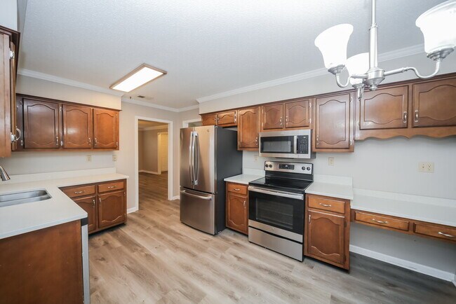 Building Photo - 7130 Larkfield Rd