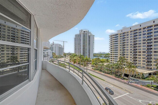 Building Photo - 5555 Collins Ave