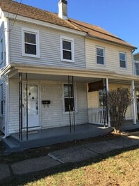 Building Photo - 2 bedroom 1 bathroom rental