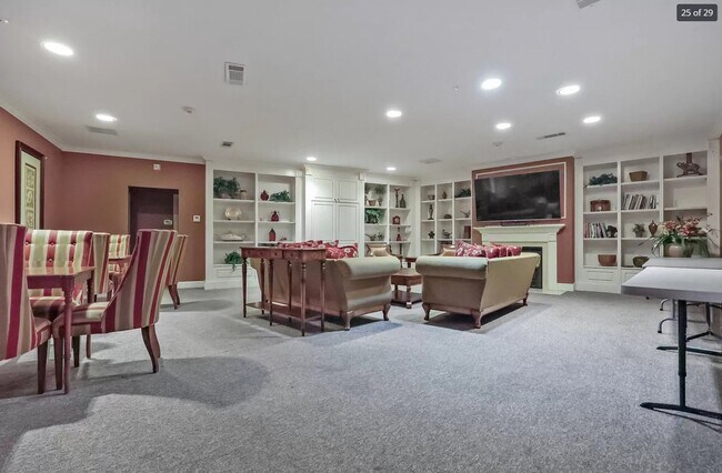 Common area - 35 W Broad St