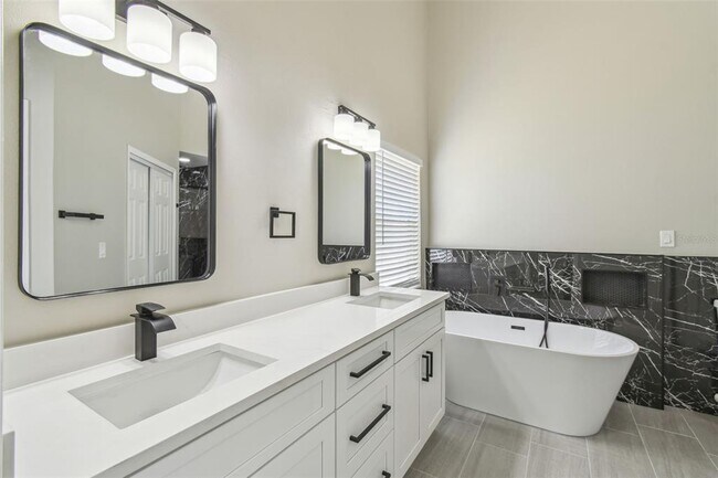 Building Photo - 1317 Ravida Woods Dr