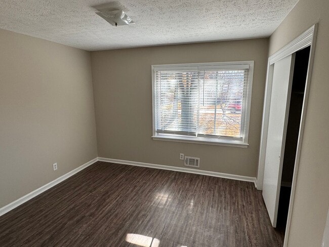 Building Photo - 437 Lockridge Ln