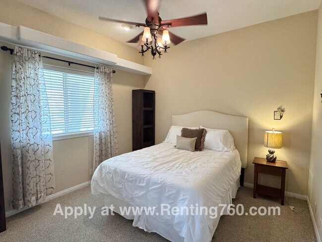 Building Photo - Incredible City Views In Western Hills Est...