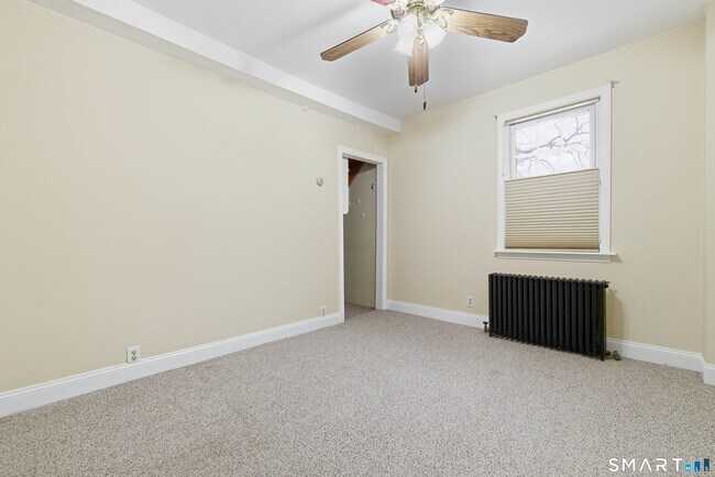 Building Photo - 46 Main St