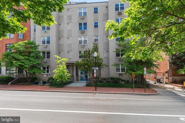 Building Photo - 2130 N St NW