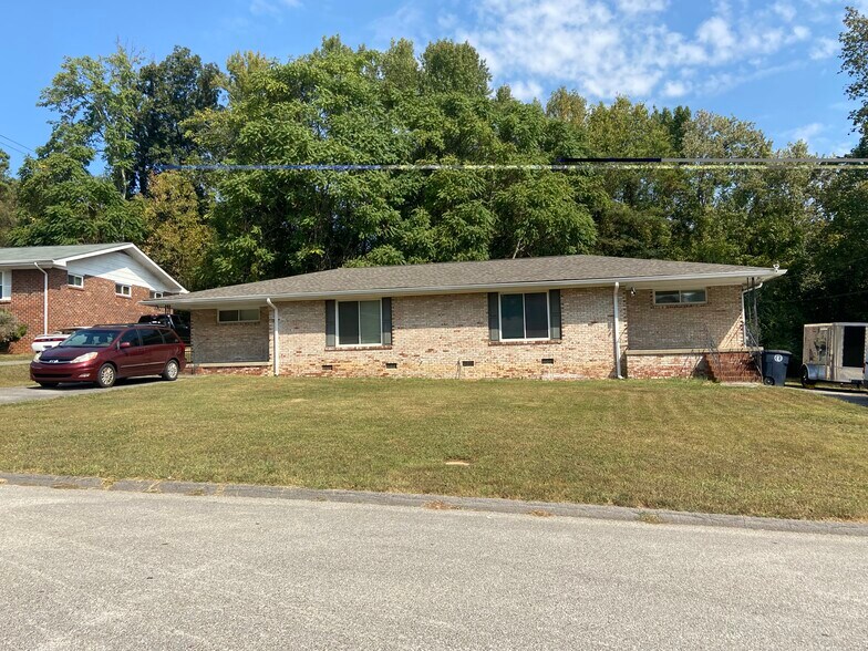 Building Photo - 3413 Lisa Dr
