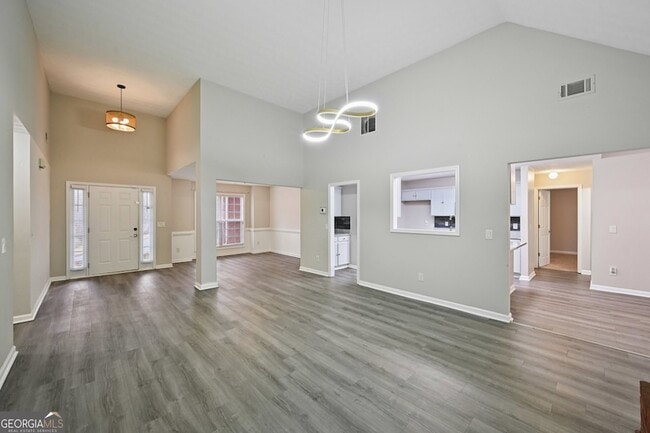 Building Photo - 25 Castlehill Ct