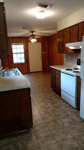 Building Photo - 105 Debra Ln