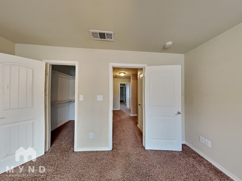 Building Photo - 902 Parkplace Rdg